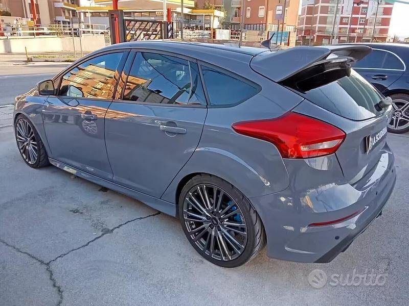 Usata Ford Focus RS 351 CV (258 kW) 2018 Grigio Berlina