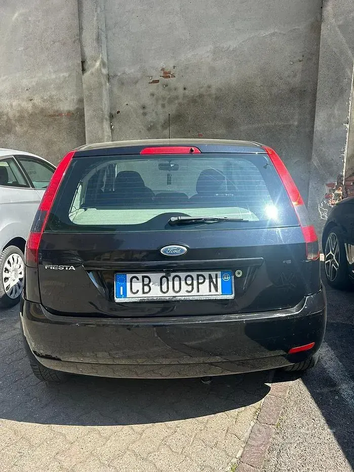 Usata Ford Fiesta 68 CV (50 kW) 2003 Blu Utilitaria