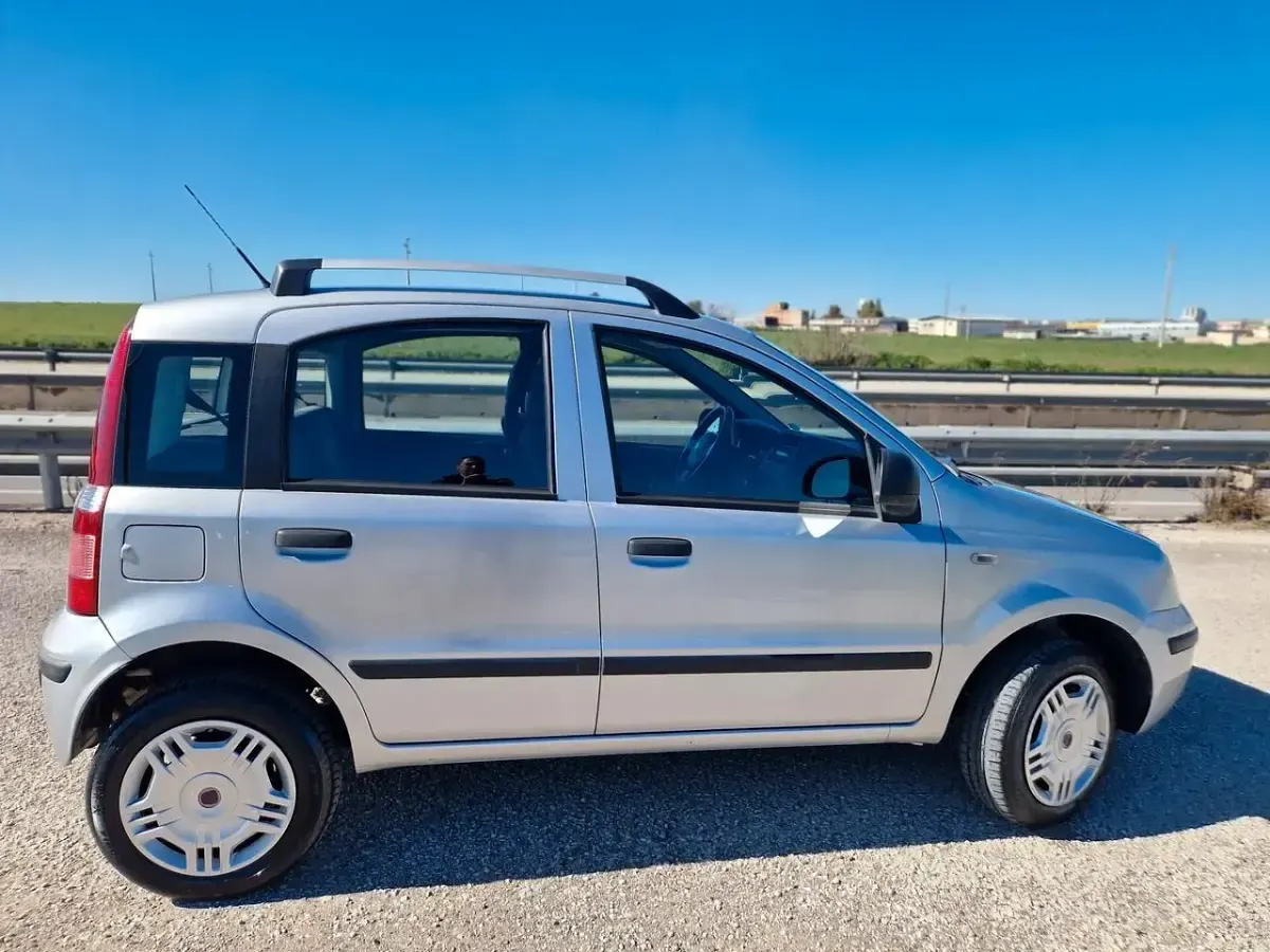 Usata Fiat Panda Classica 80 CV (58 kW) 2012 Argento Utilitaria