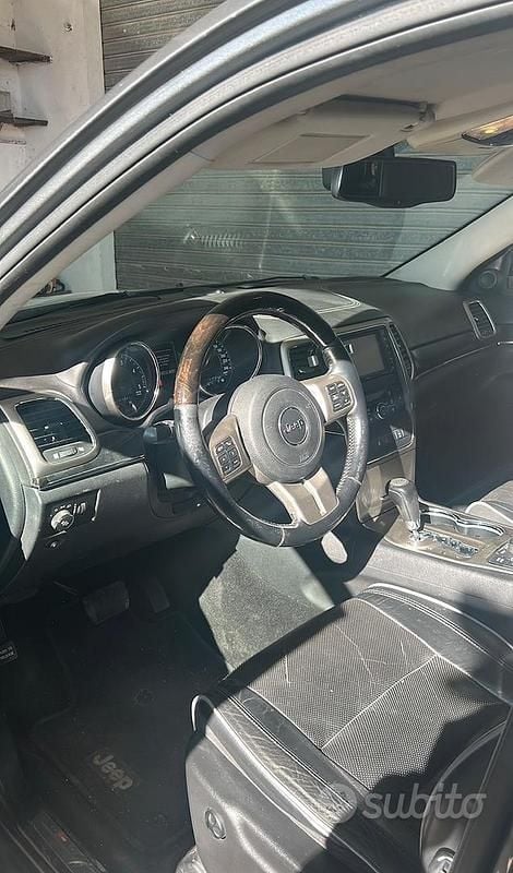 Usata Jeep Grand Cherokee 241 CV (177 kW) 2012 Grigio SUV