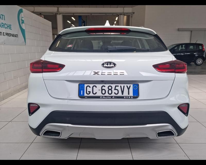 Usata Kia XCeed Style 120 CV (88 kW) 2021 Bianco SUV