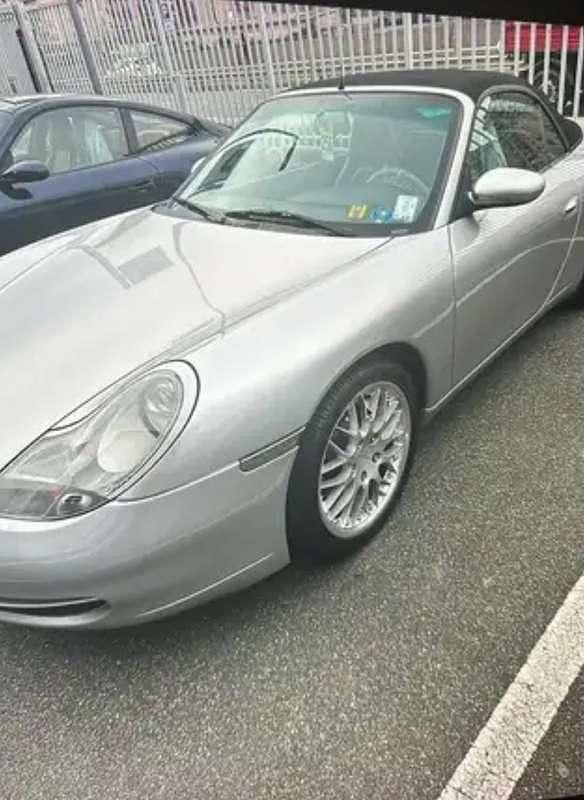 Usata Porsche 996 300 CV (220 kW) 1999 Argento Cabrio