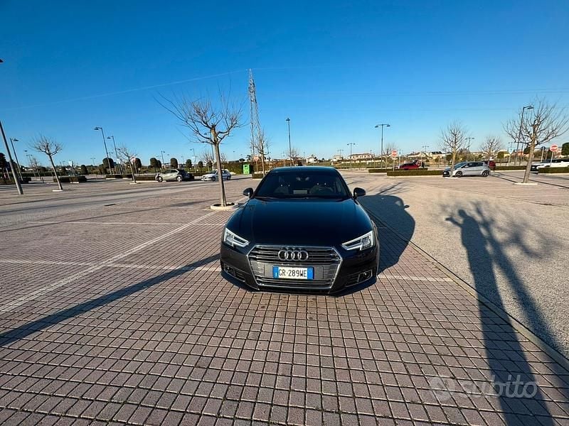 Usata Audi A4 190 CV (139 kW) 2017 Grigio Berlina