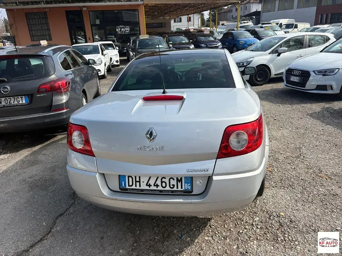 Usata Renault Mégane Dynamique 110 CV (80 kW) 2007 Argento Cabrio