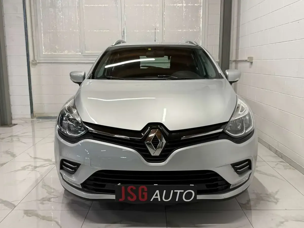 Usata Renault Clio GrandTour Business 75 CV (55 kW) 2019 Argento Station wagon