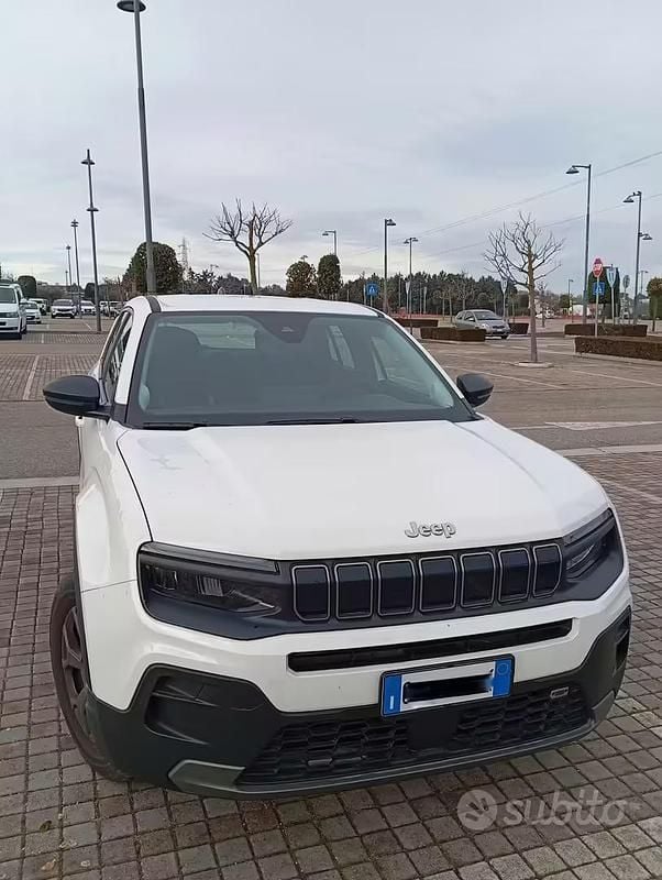 Usata Jeep Avenger 100 CV (73 kW) 2023 Bianco SUV
