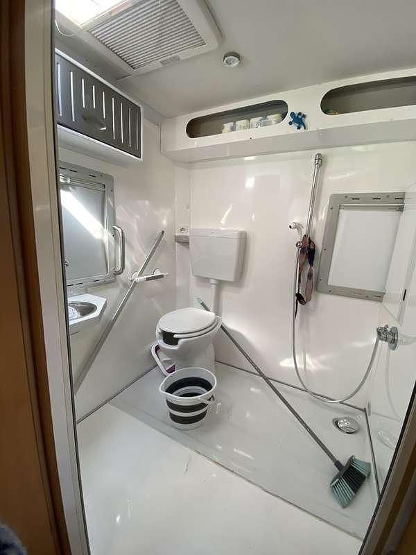 Usata Iveco Daily 245 CV (180 kW) 2000 Monovolume