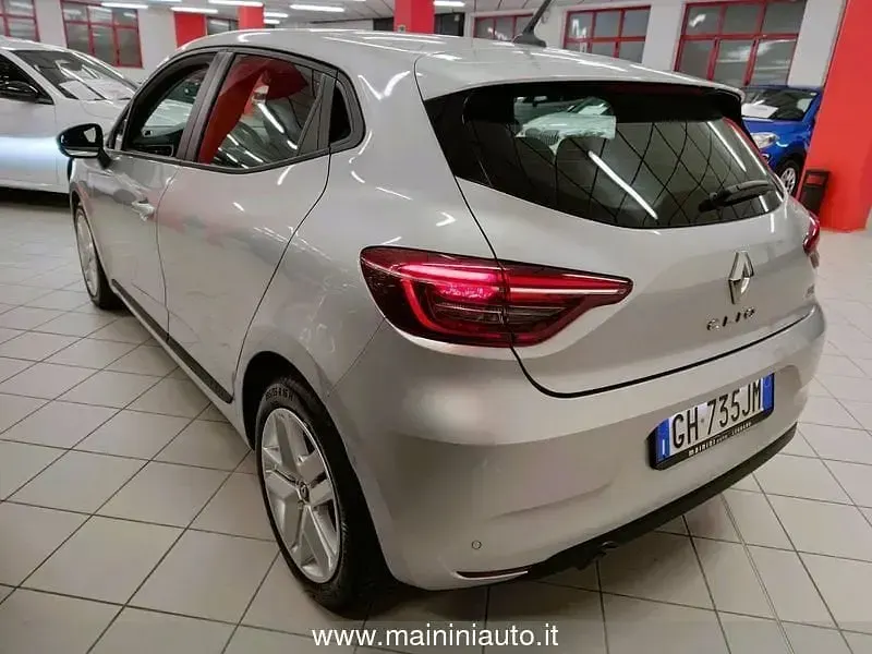 Occasion Renault Clio V Play 101 PK (74 kW) 2021 Zilver Hatchback