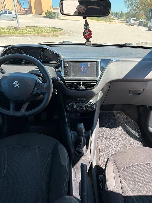 Usata Peugeot 208 Active 82 CV (60 kW) 2012 Utilitaria