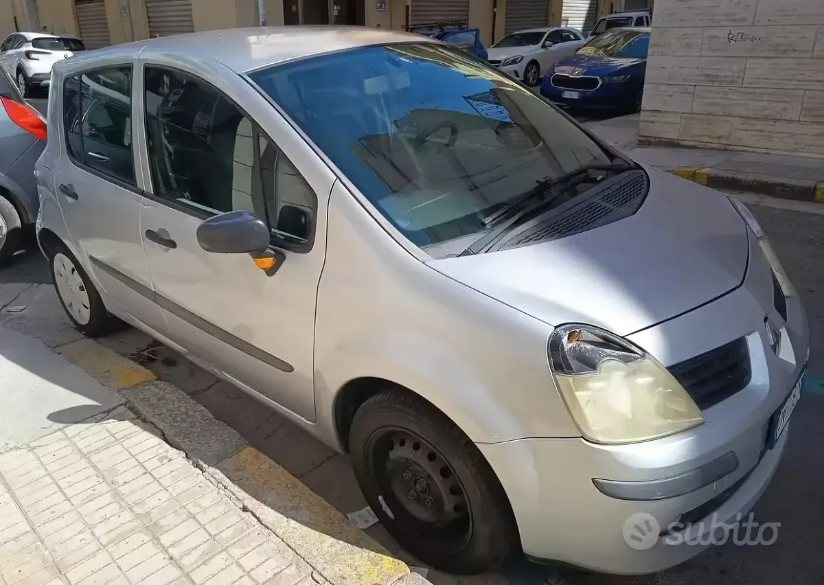 Usata Renault Modus 68 CV (50 kW) 2008 Grigio Monovolume