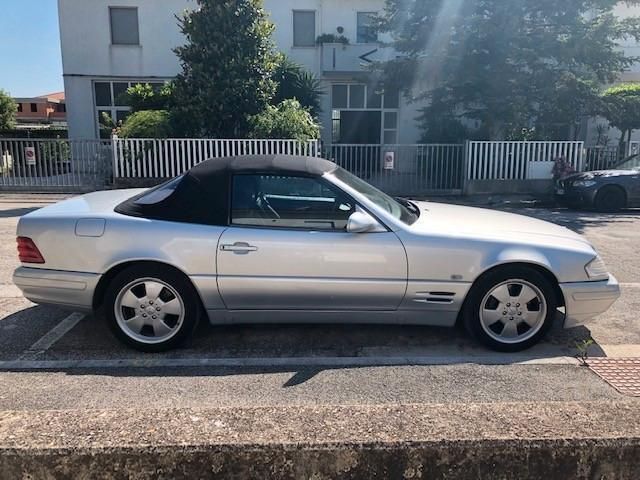 Usata Mercedes SL320 Elegance 224 CV (164 kW) 2000 Argento Cabrio