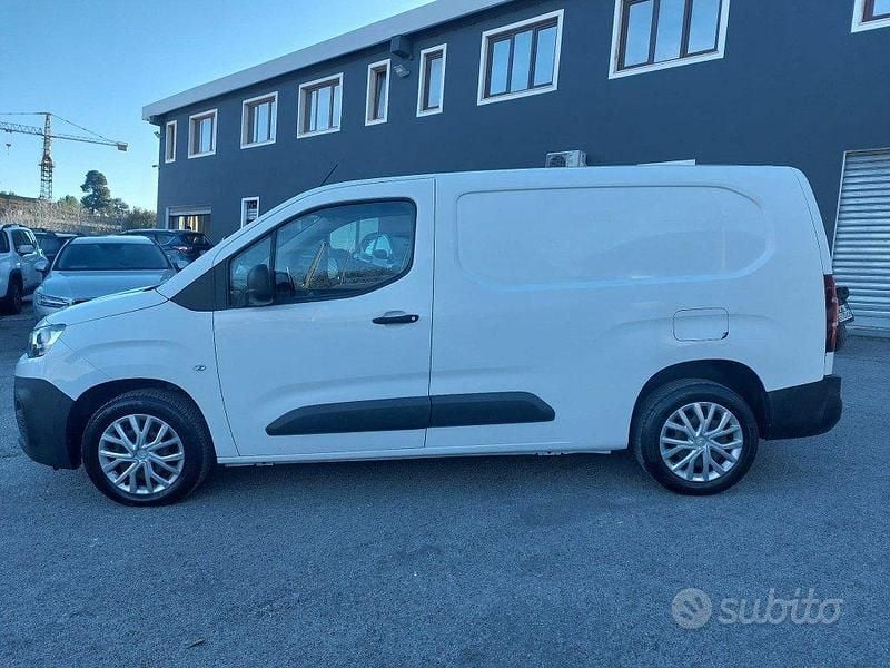 Usata Citroën Berlingo 101 CV (74 kW) 2021 Bianco Monovolume