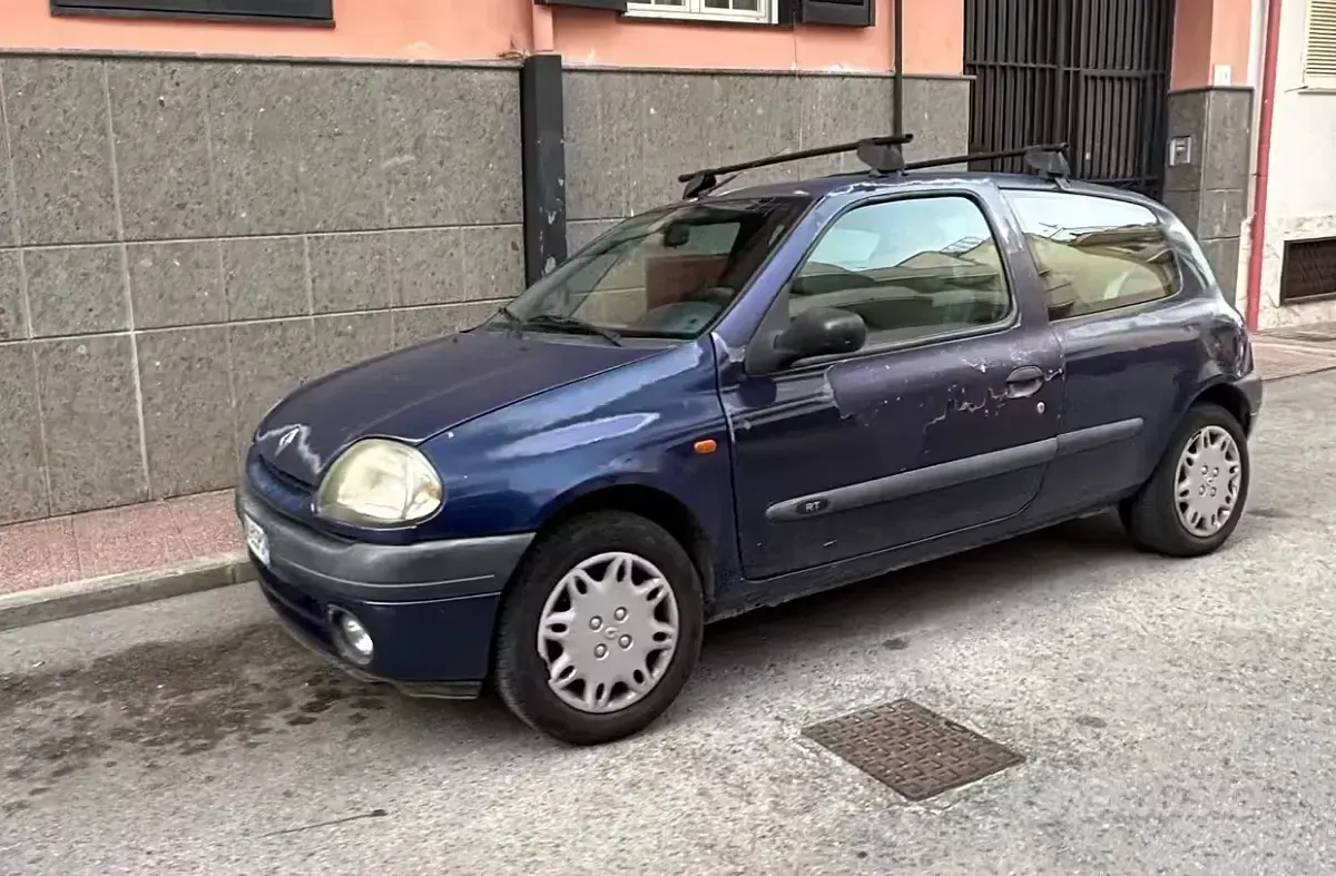 Usata Renault Clio 58 CV (42 kW) 1999 Bluazzurro Berlina