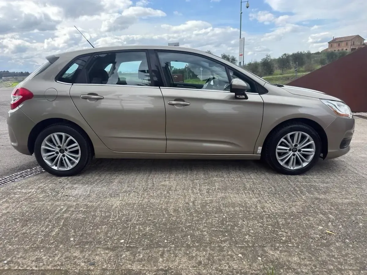 Usata Citroën C4 Business Class 114 CV (83 kW) 2015 Grigio Station wagon