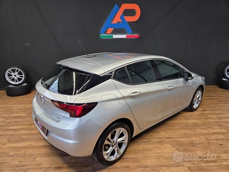 Usata Opel Astra Business 110 CV (80 kW) 2017 Nero Berlina