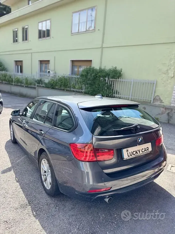 Usata BMW 318 Sport Line 143 CV (105 kW) 2015 Grigio Berlina