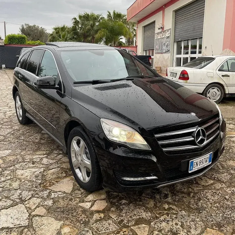 Usata Mercedes R350 Premium 265 CV (194 kW) 2012 Nero Station wagon