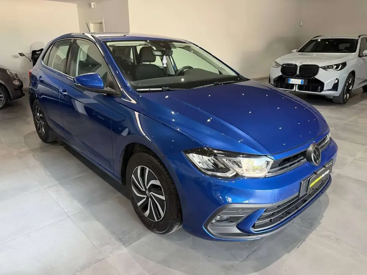 Usata VW Polo Life 95 CV (69 kW) 2023 Blu Utilitaria