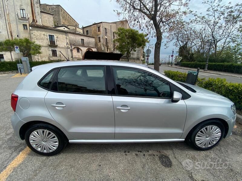Usata VW Polo Comfortline 85 CV (62 kW) 2017 Grigio Berlina