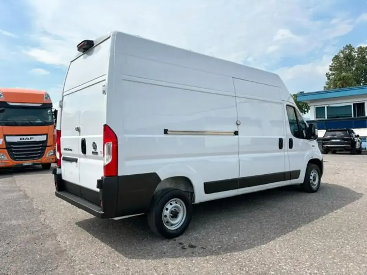 Usata Fiat Ducato 140 CV (102 kW) 2022 Bianco Furgone