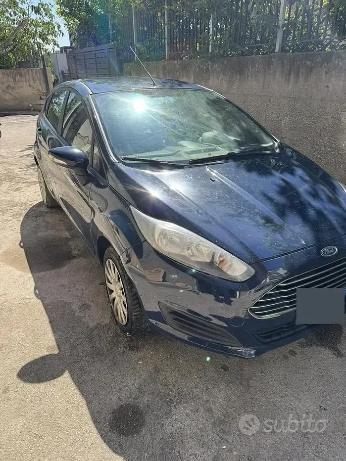 Usata Ford Fiesta 97 CV (71 kW) 2014 Bluazzurro Utilitaria