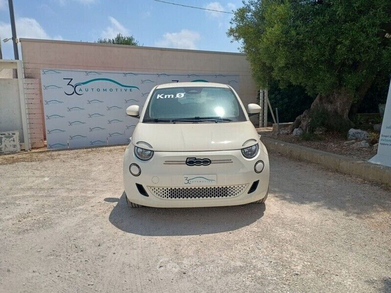 Ny Fiat 500e Action 42 kW (58 HK) 2025 Vit Sedan