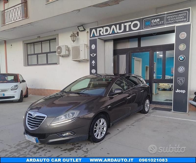 Usata Lancia Delta Gold 120 CV (88 kW) 2012 Grigio Utilitaria