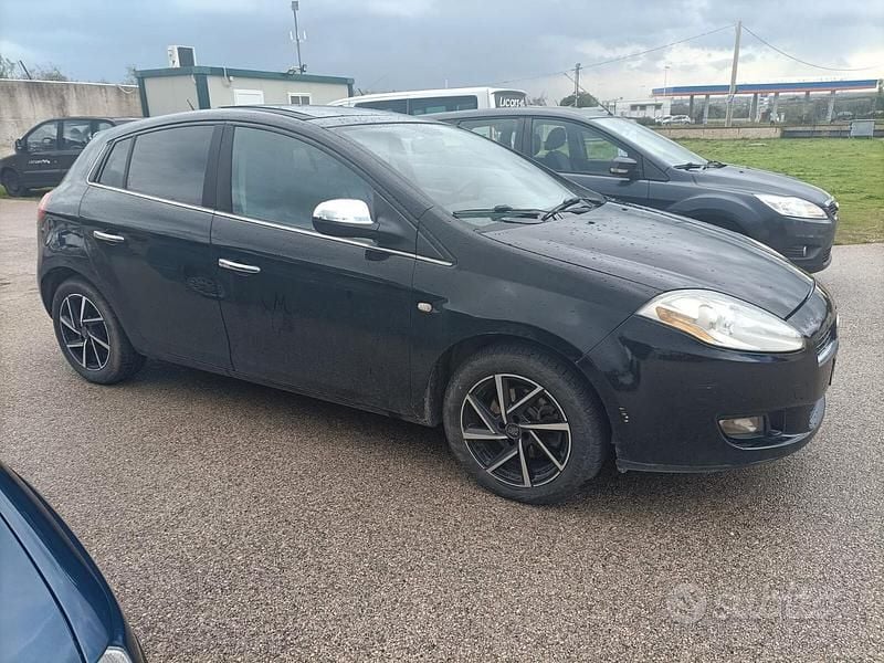 Usata Fiat Bravo Dynamic 105 CV (77 kW) 2008 Nero Utilitaria
