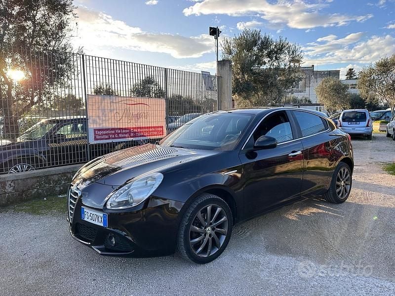 Nero Usata 2011 Alfa Romeo Giulietta Distinctive Tre volumi | 6250 € (Buon prezzo) - Immagine 1/4