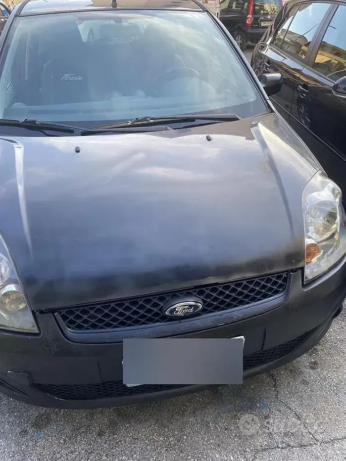 Usata Ford Fiesta 90 CV (66 kW) 2010 Nero Berlina