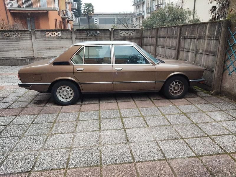 Usata BMW 520 122 CV (89 kW) 1981 Marrone Berlina