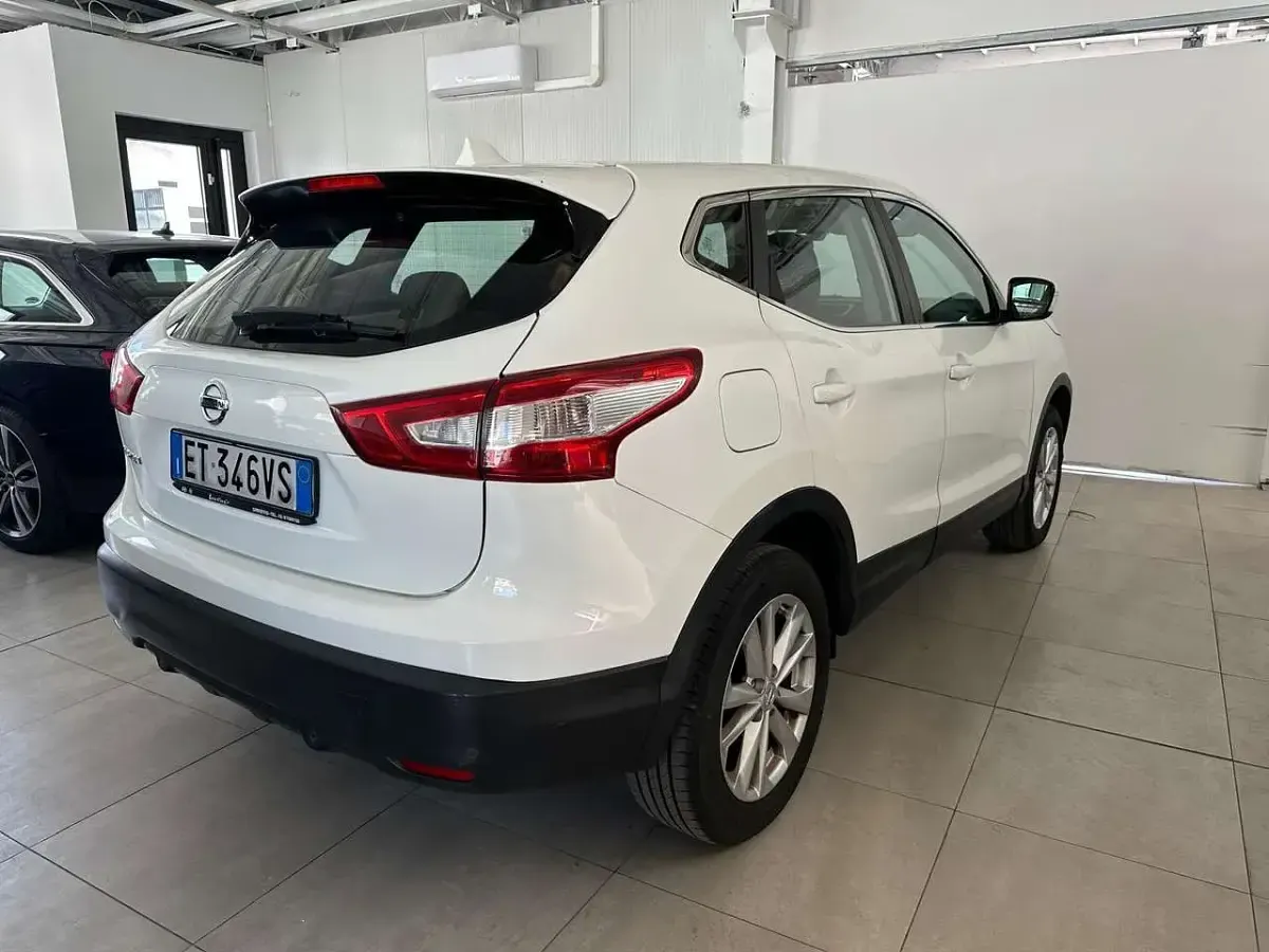 Usata Nissan Qashqai Acenta 116 CV (85 kW) 2014 Bianco pastello SUV