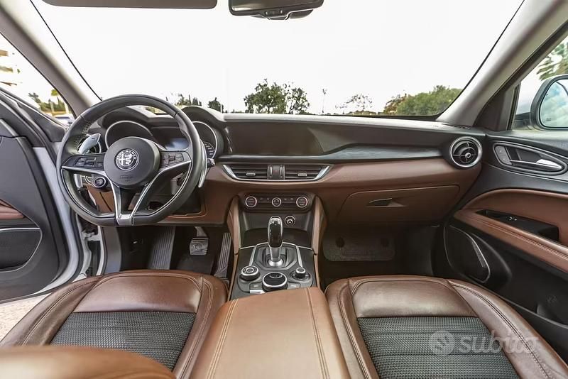 Usata Alfa Romeo Stelvio Executive 180 CV (132 kW) 2018 Bianco SUV
