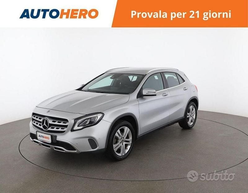 Grigio Usata 2019 Mercedes GLA180 SUV | 25.199 € (Buon prezzo) - Immagine 1/2