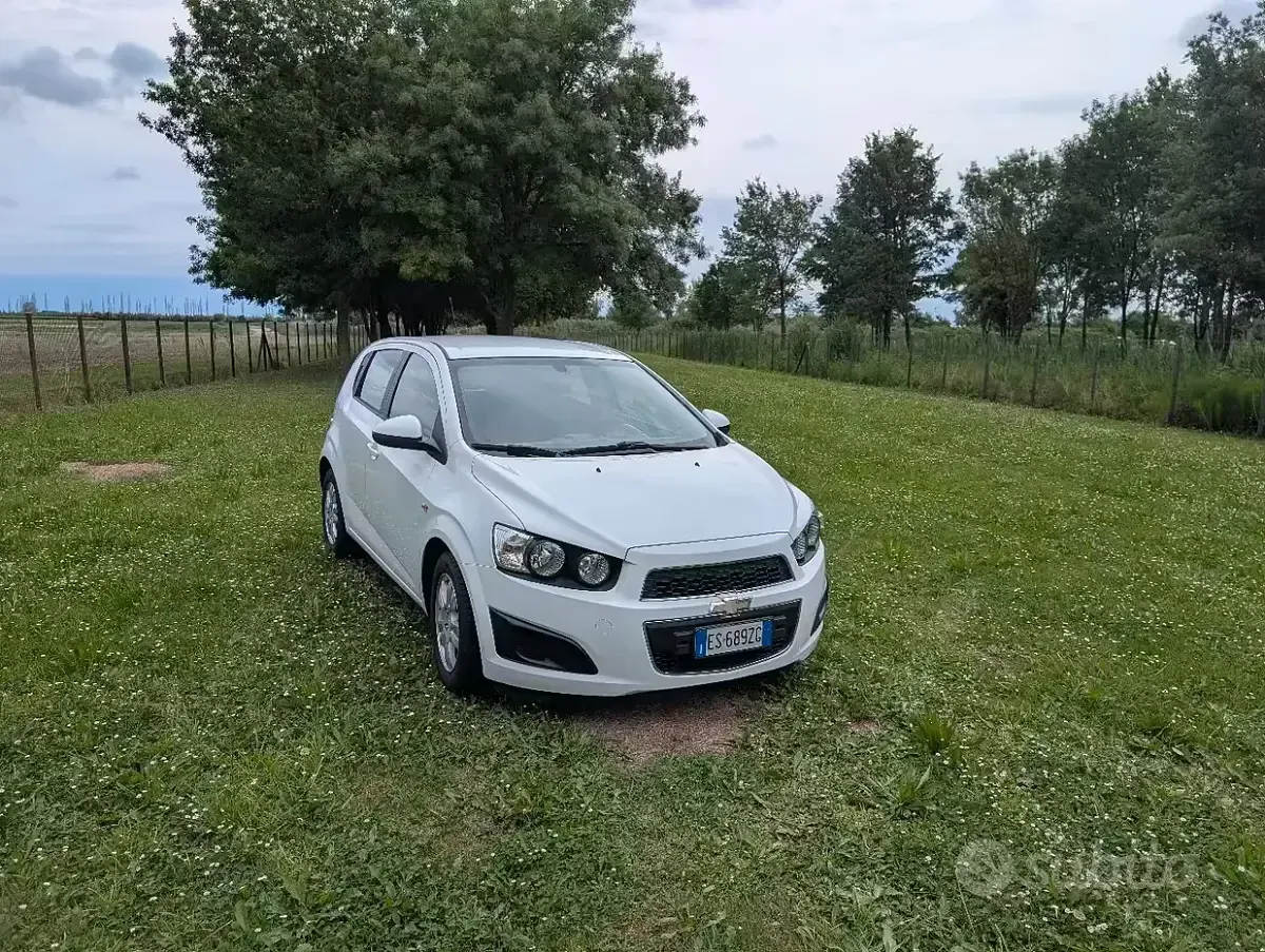 Usata Chevrolet Aveo LS 86 CV (63 kW) 2013 Bianco Berlina