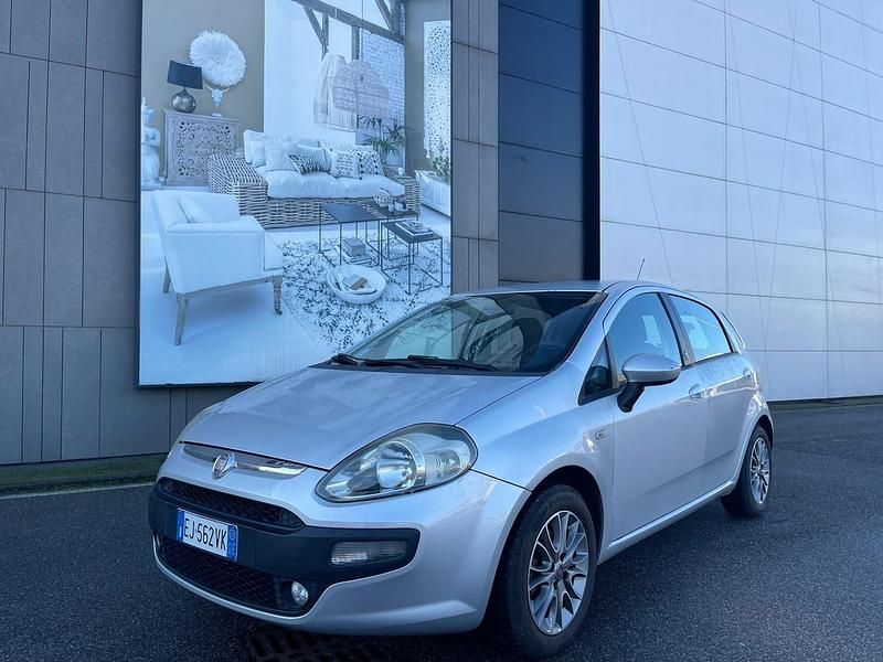 Usata Fiat Punto Evo Dynamic 69 CV (50 kW) 2011 Argento Utilitaria