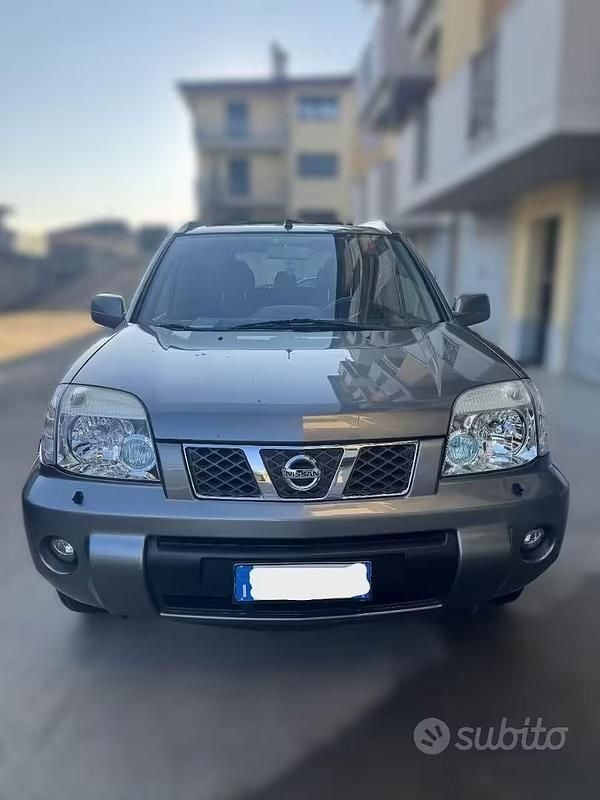Usata Nissan X-Trail 136 CV (100 kW) 2006 Grigio SUV