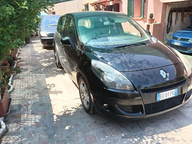 Usata Renault Scénic III 110 CV (80 kW) 2010 Nero Monovolume