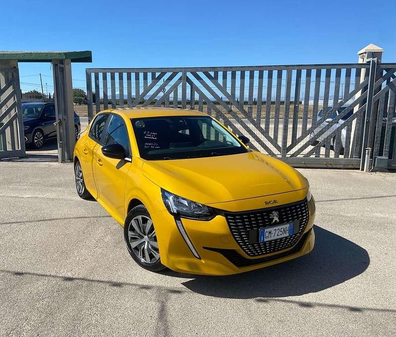Usata Peugeot 208 Active 102 CV (75 kW) 2023 Giallo Utilitaria