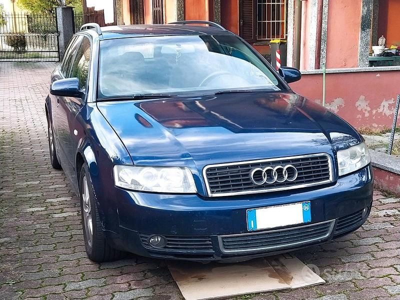 Usata 2004 Audi A4 Station wagon | 450 € (Ottimo prezzo) - Immagine 1/4