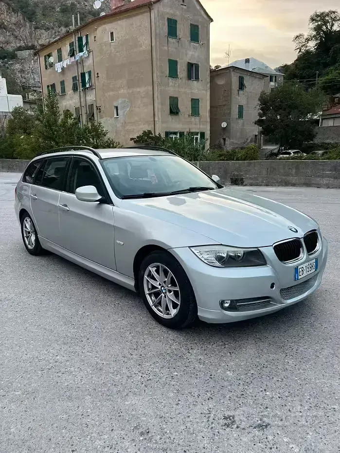 Usata BMW 318 M Sport 143 CV (105 kW) 2011 Grigio Station wagon