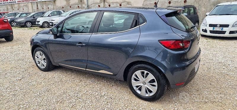 Usata Renault Clio IV 90 CV (66 kW) 2017 Grigio Berlina
