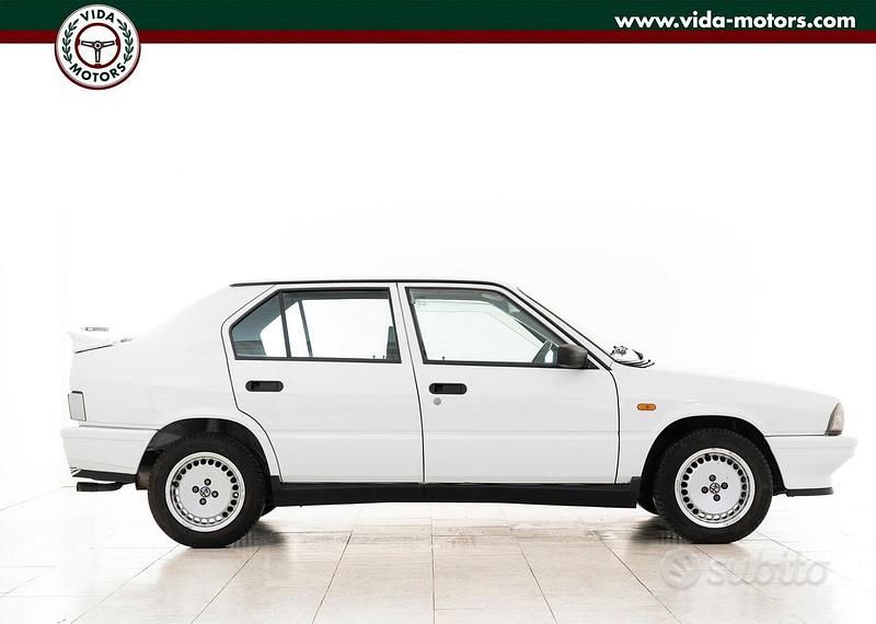 Usata Alfa Romeo 33 Quadrifoglio Verde 114 CV (83 kW) 1988 Bianco Berlina