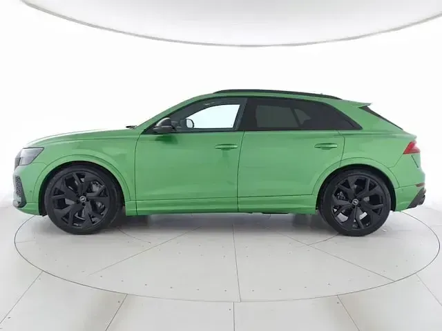 Usata Audi Q8 Advanced Plus 600 CV (441 kW) 2023 Exclusive  apple green bentle SUV