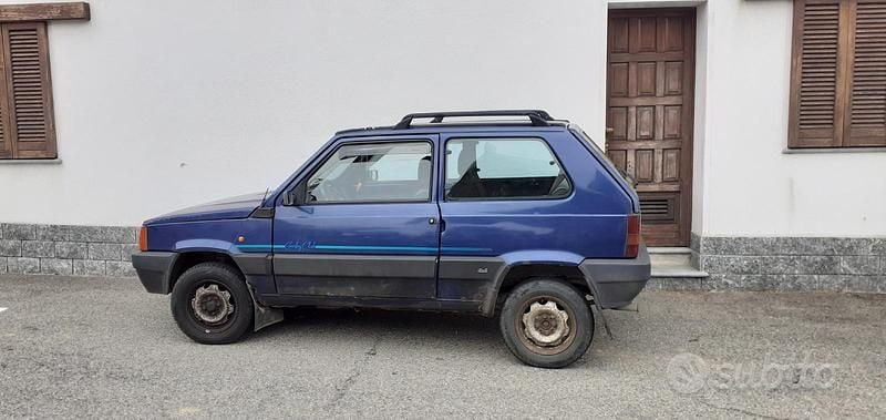 Usata Fiat Panda 4x4 54 CV (39 kW) 1998 Blu Utilitaria
