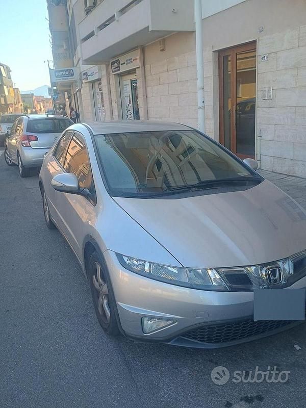 Usata Honda Civic 99 CV (72 kW) 2009 Grigio Berlina