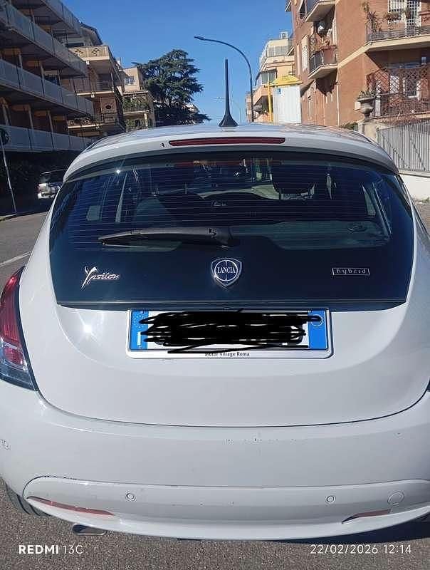 Usata Lancia Ypsilon Gold 69 CV (50 kW) 2021 Grigio Utilitaria