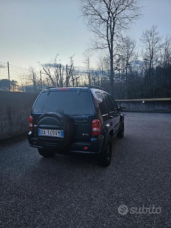 Usata Jeep Cherokee Limited 211 CV (155 kW) 2003 Blu SUV