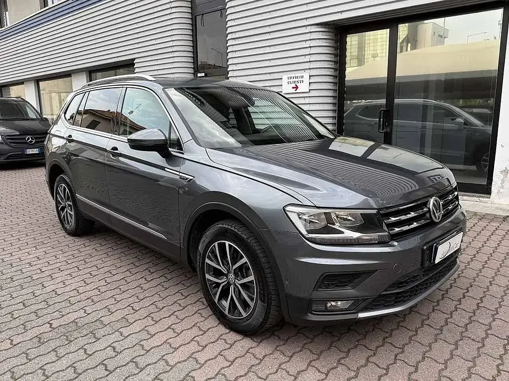 Usata VW Tiguan Allspace Business 150 CV (110 kW) 2018 Grigio / metallizzato SUV