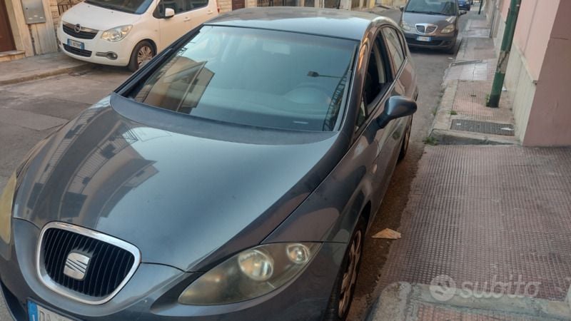 Usata Seat Leon 105 CV (77 kW) 2006 Grigio Berlina